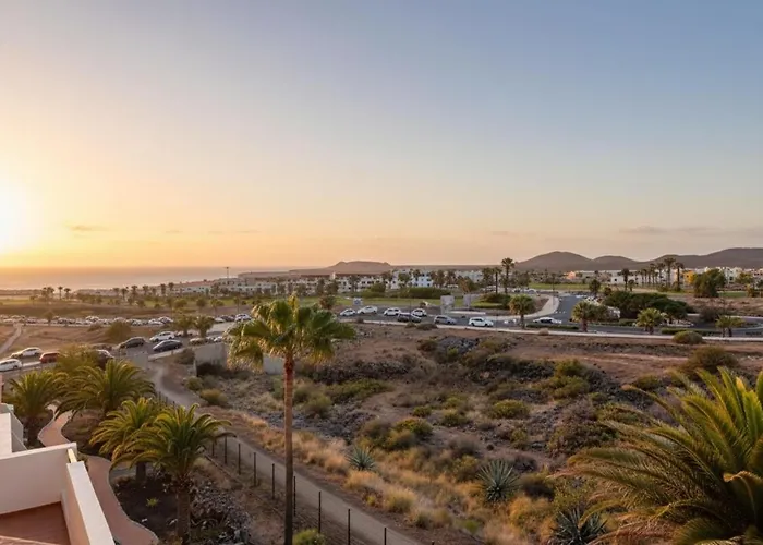 Hygge With Seaside And Golf-view Balcony Appartement
